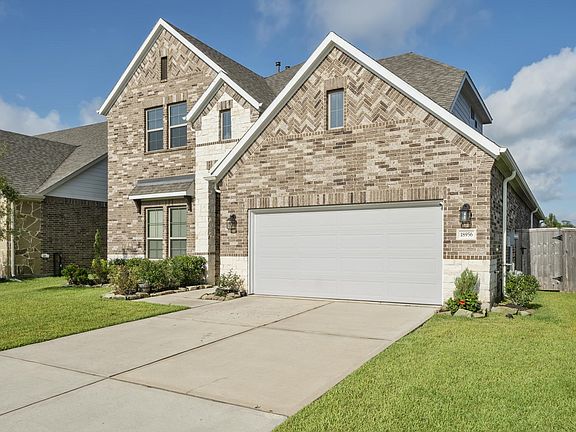 2nd image of 18956 Columbus Mill Dr