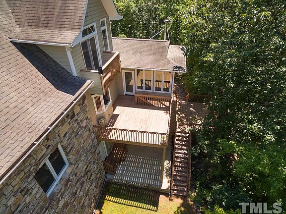 5th image of 3701 Carrington Ln