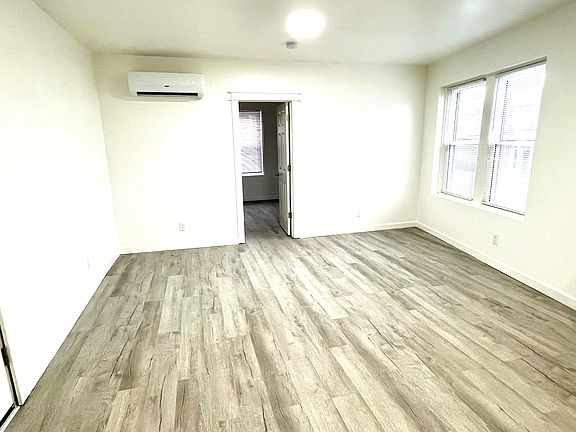 5th image of 2131 Williams Ave #6