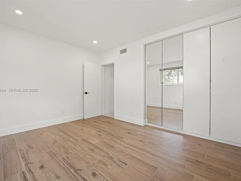 5421 Buchanan St — Photo 33