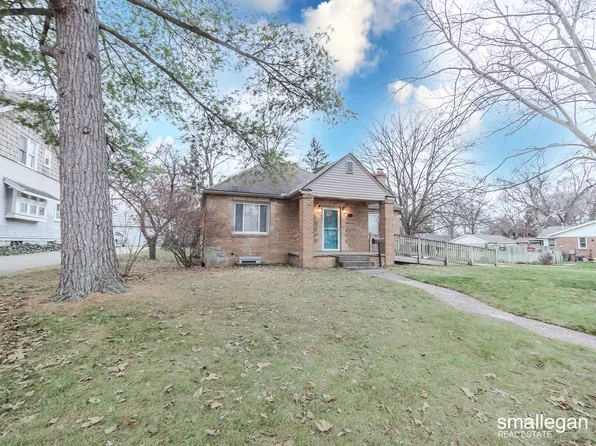 2501 Boulevard Dr SW, Wyoming, MI 49519