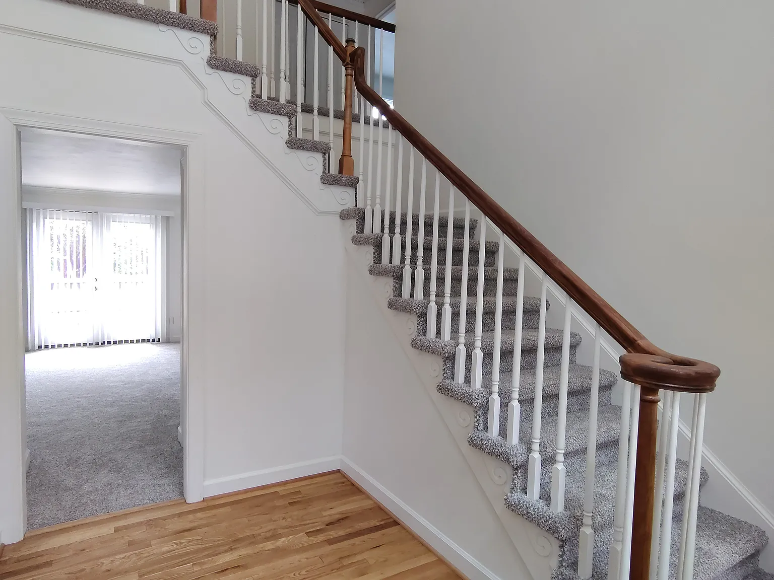 4 bed, 3287 sqft, $4,200 — Photo 4