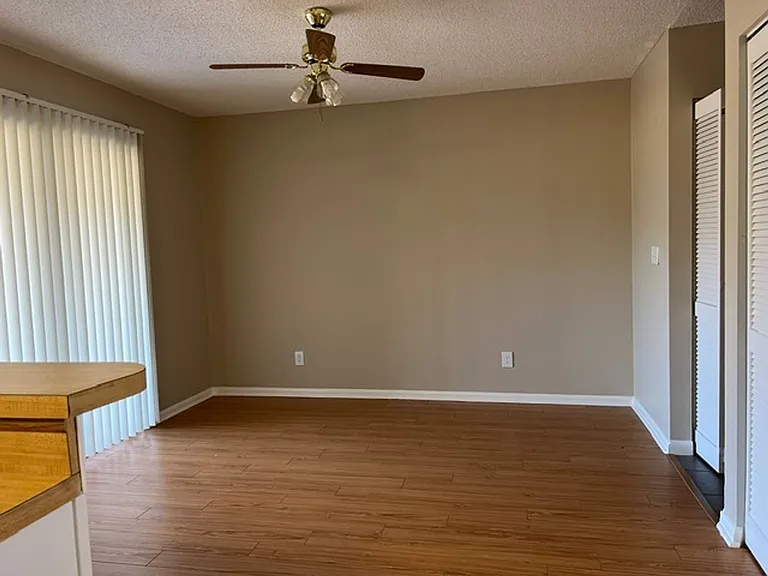 1514 Manor Dr NE — Photo 18