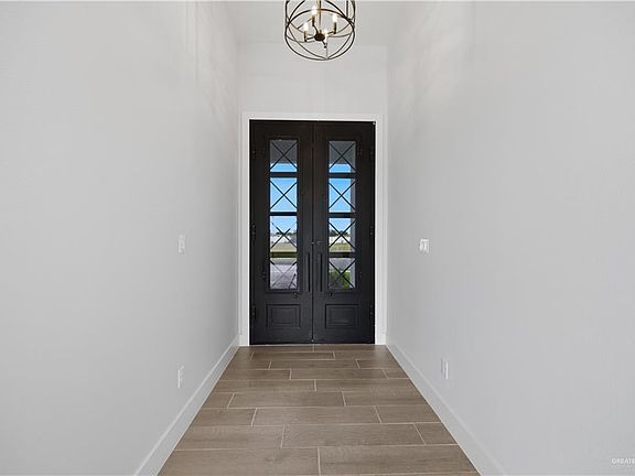 3rd image of 3301 S Kerala Ave