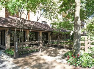 1800 Mission Hills Rd APT 111, Northbrook, IL 60062