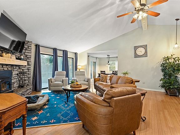 4th image of 5 Lawson Ln