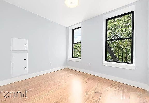 4th image of 1160 Rogers Ave #2L