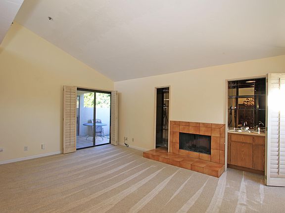 5th image of 460 E Club Dr