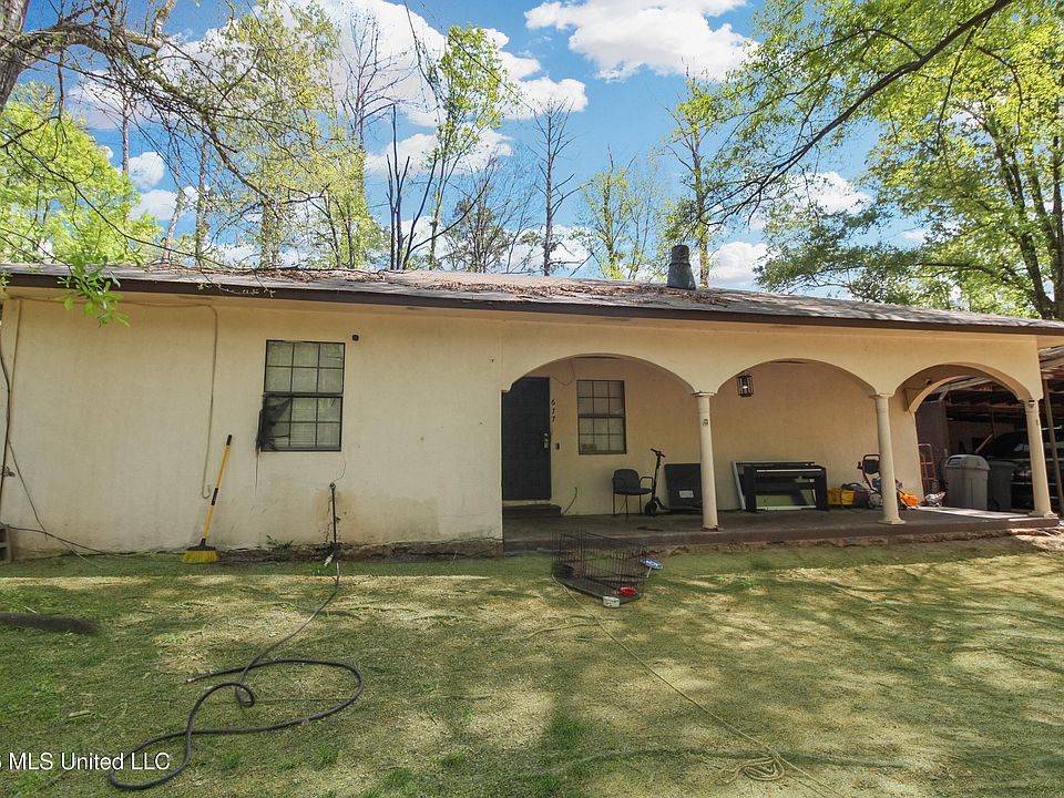 2nd image of 677 Woody Dr