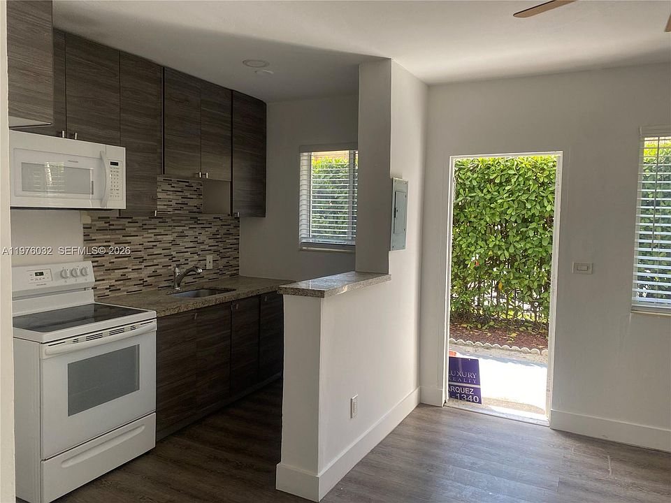 1st image of 479 SW 3rd St APT 4