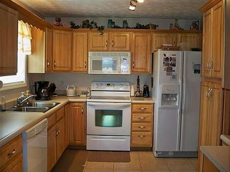 4th image of 2568 Plantation Dr