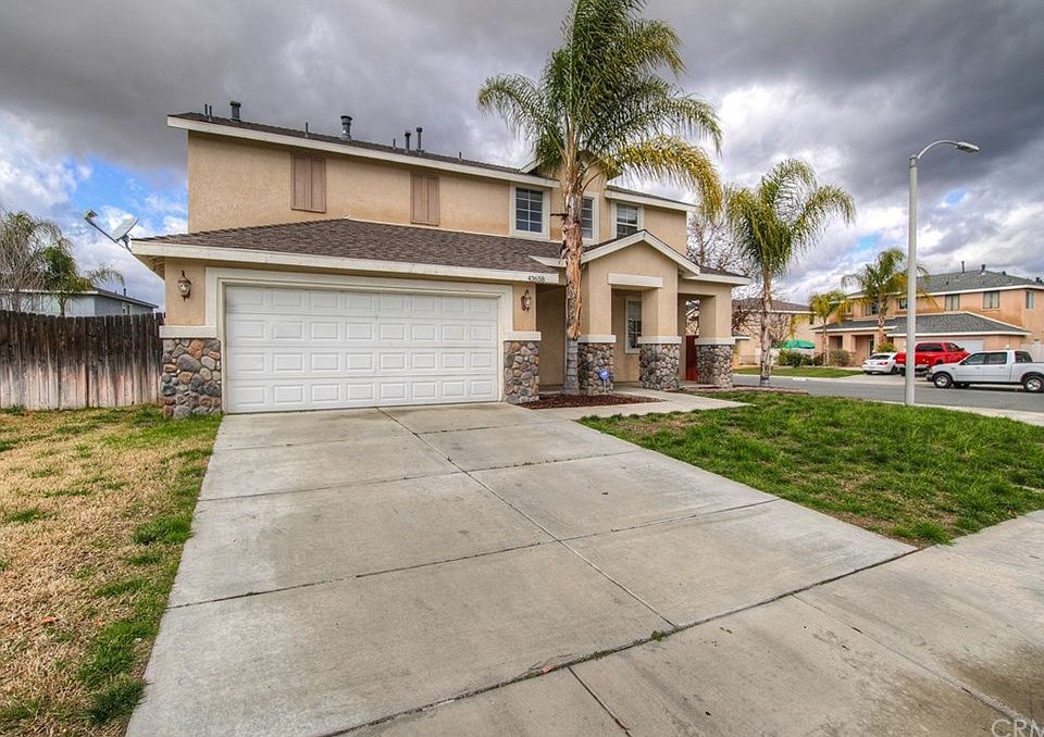 2nd image of 43658 Savannah Way