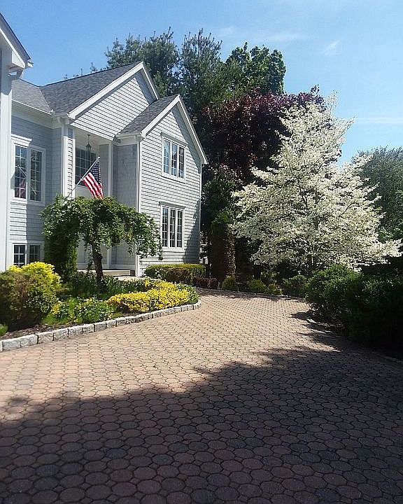 Extensive landscaping