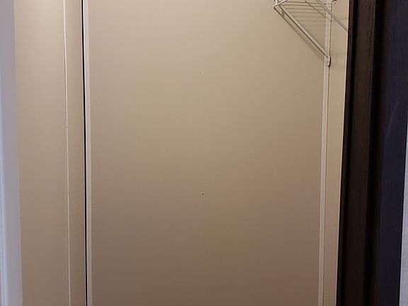 4th image of 11055-B Deerfoot Ln