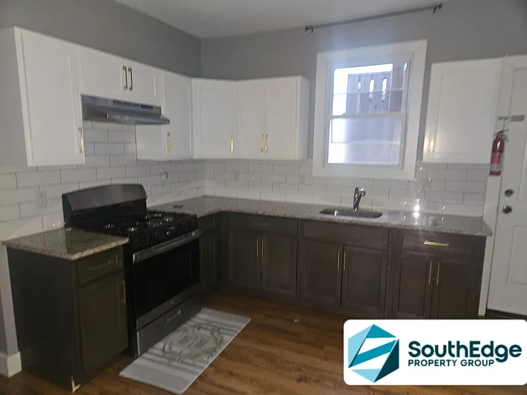 92 Clinton Pl #2C — Photo 6