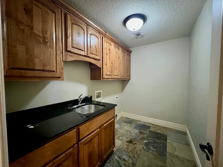 1450 Whippoorwill Ln — Photo 15