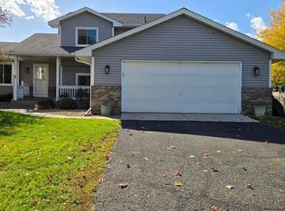8919 Victoria Gdns, Minneapolis, MN 55443