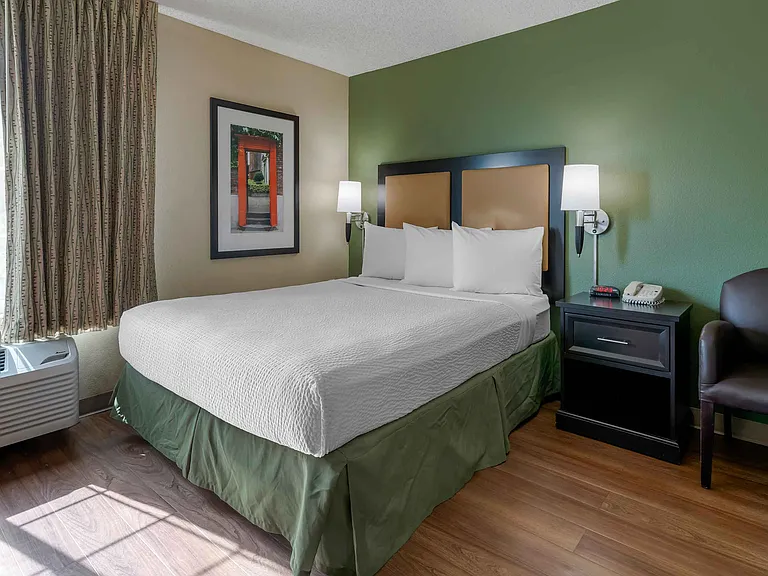Studio Suite - 1 Queen Bed