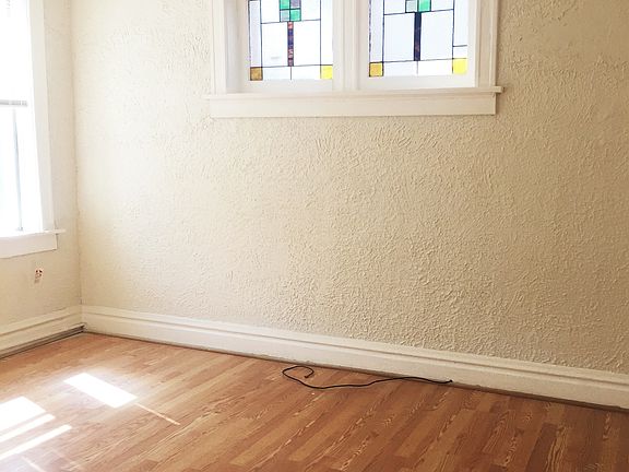 3rd image of 5041 Chippewa St #2nd