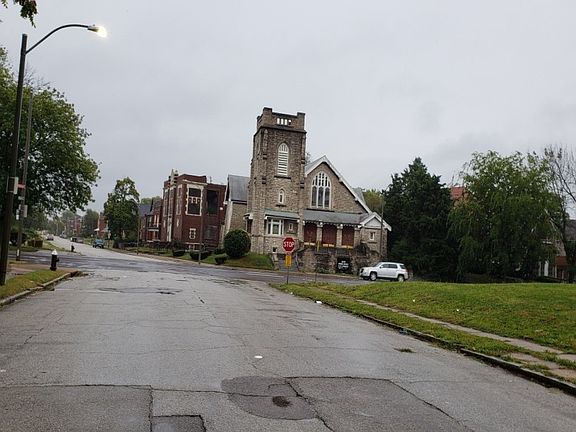 4th image of 5315 Wells Ave