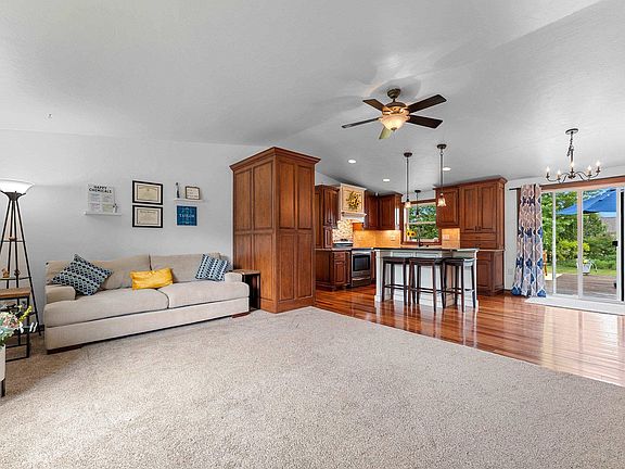 2nd image of 2542 Riverview Dr