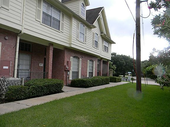 3rd image of 2710 Grants Lake Blvd Unit J8
