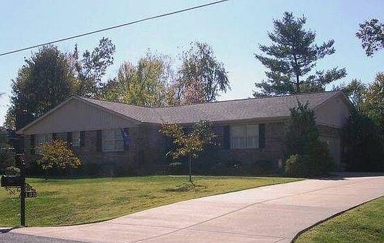 1st image of 135 Brookfield Dr