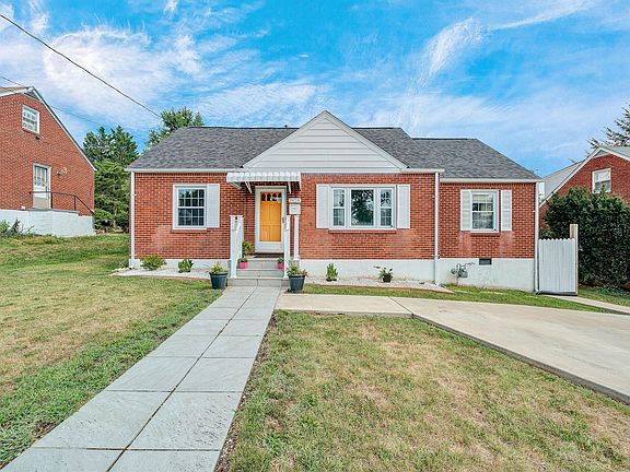 4th image of 2425 Edinburgh Dr NW