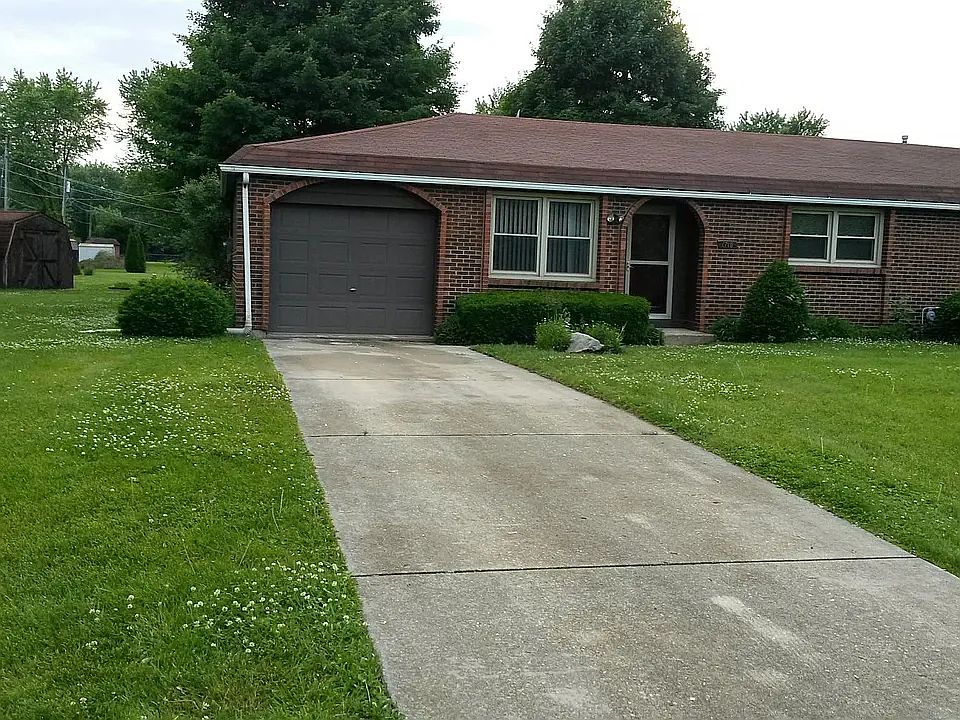 Drive way entrance.