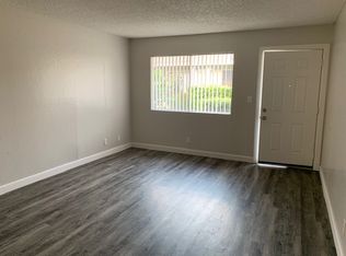 1055 Helm Ave, Clovis, CA 93612