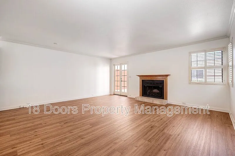 3 bed, 2.0 bath, 2027 sqft, $5,995 — Photo 4