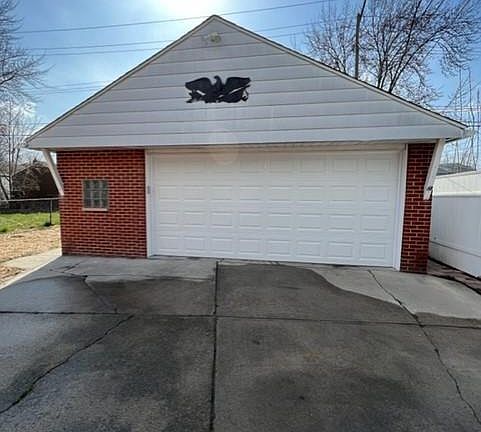 3rd image of 26451 Belanger St