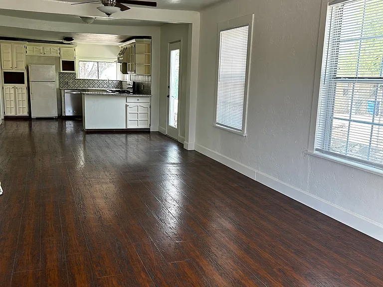 4406 La Luz Ave — Photo 3