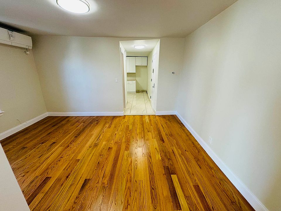 2nd image of 133 Fort George Ave #1N