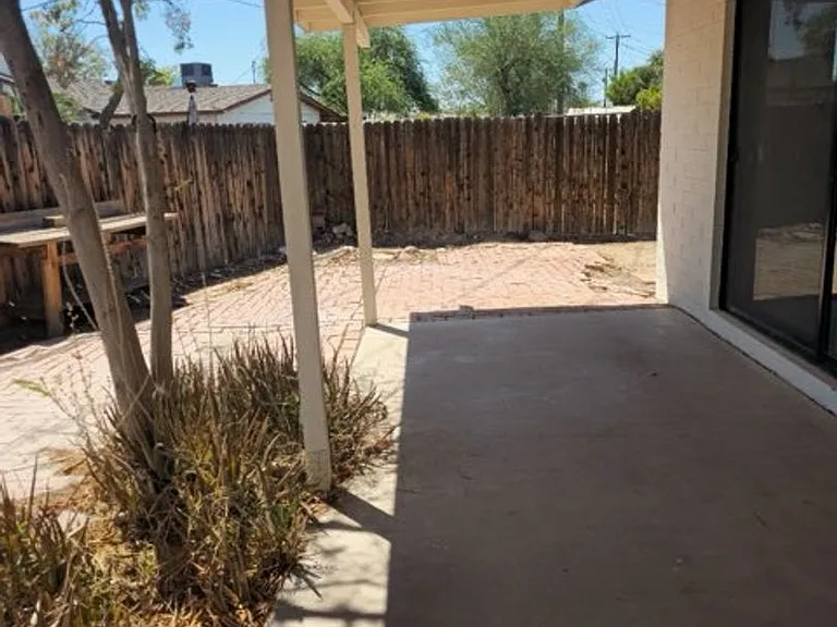133 E Del Rio Dr — Photo 15