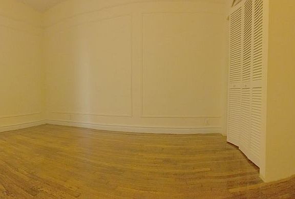 3rd image of 6015 Woodside Ave APT 4B