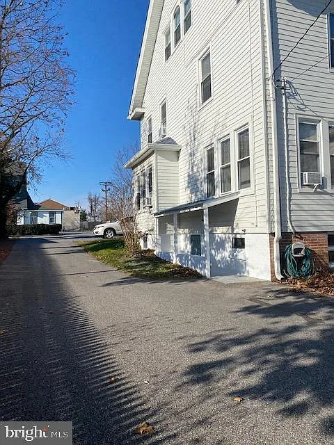 1 bed, 1.0 bath, 750 sqft, $1,595 — Photo 2