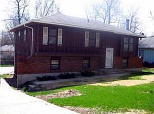 11059 Greenwood Rd, Kansas City, MO 64134