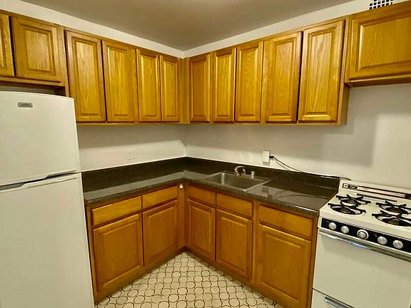 3rd image of 203 Columbus Ave #3B