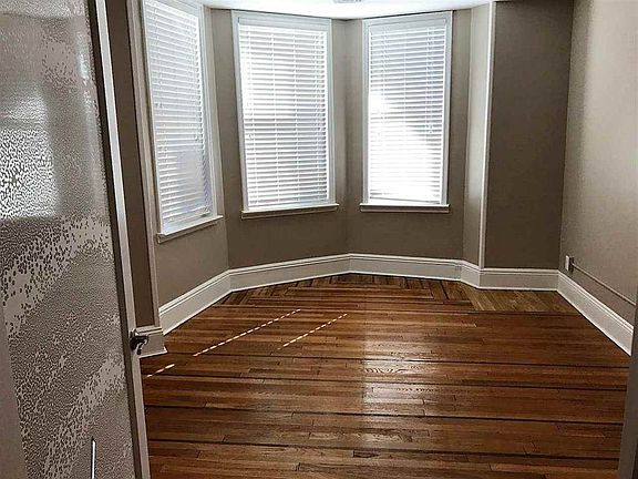 5th image of 343 Summit Ave #2