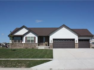 7409 Dusk Dr, Johnston, IA 50131