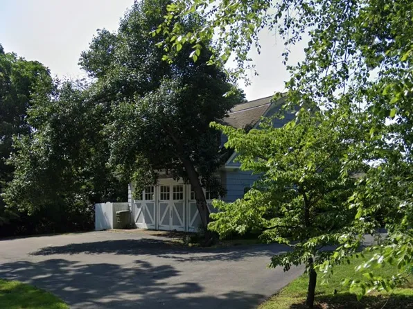 2400 S Clearing Rd, Salem, VA 24153