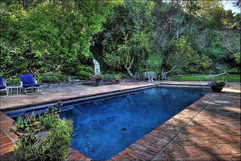 2nd image of 4433 Coronet Dr