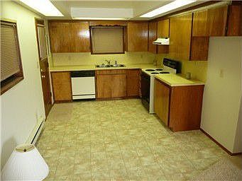 5th image of 11807 Tulare Way W
