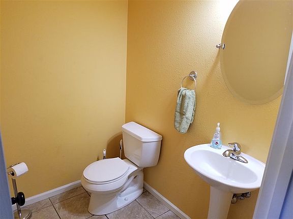 3rd image of 523 N Allen Ave