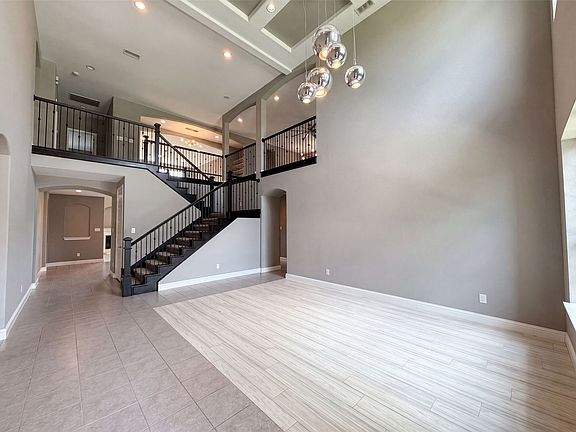 3rd image of 7221 Durand Dr