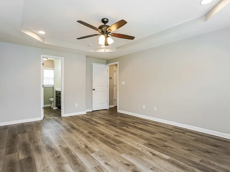 332 Chamberlain Dr — Photo 12