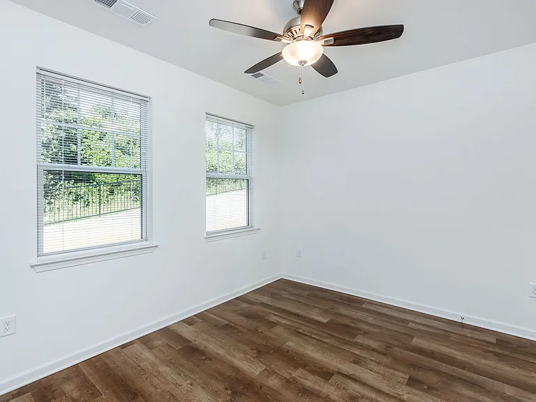 165 E Wright St — Photo 12