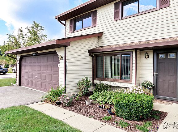 3rd image of 34044 N White Oak Ln