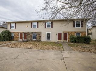 626 N Betty Jo Dr, Fayetteville, AR 72701